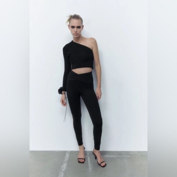 Zara V Cross Waist vented Legging High Rise Black Size Large NWT - Picture 1 of 5